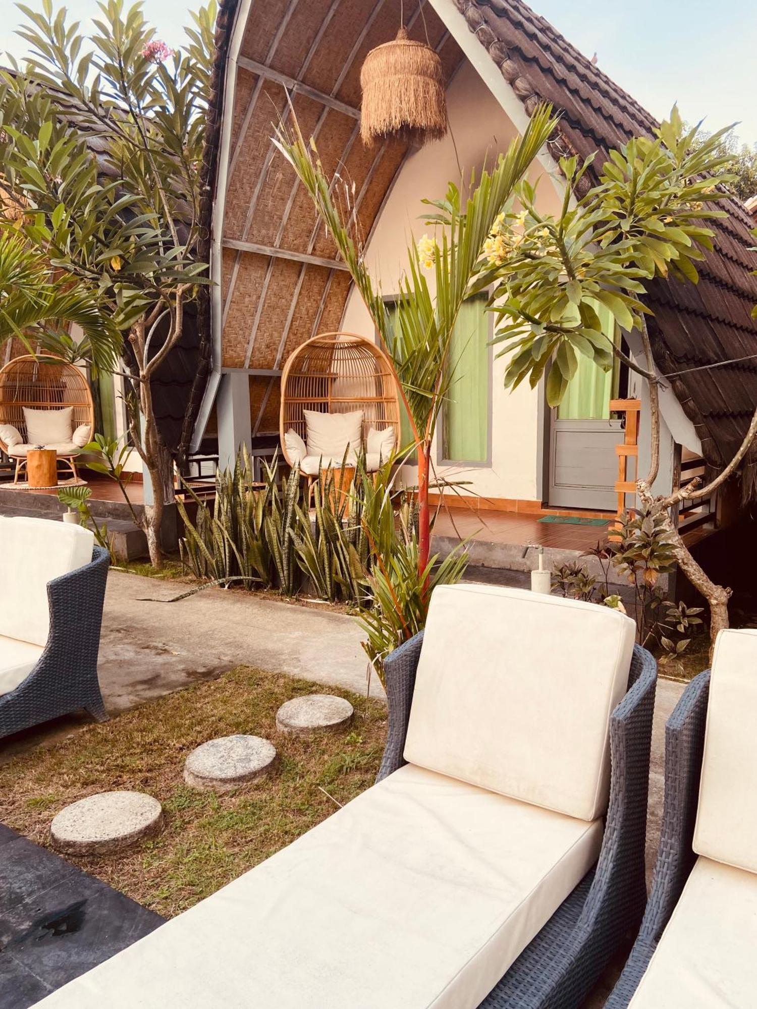 Pink Flamingo Hotel Gili Air Bagian luar foto