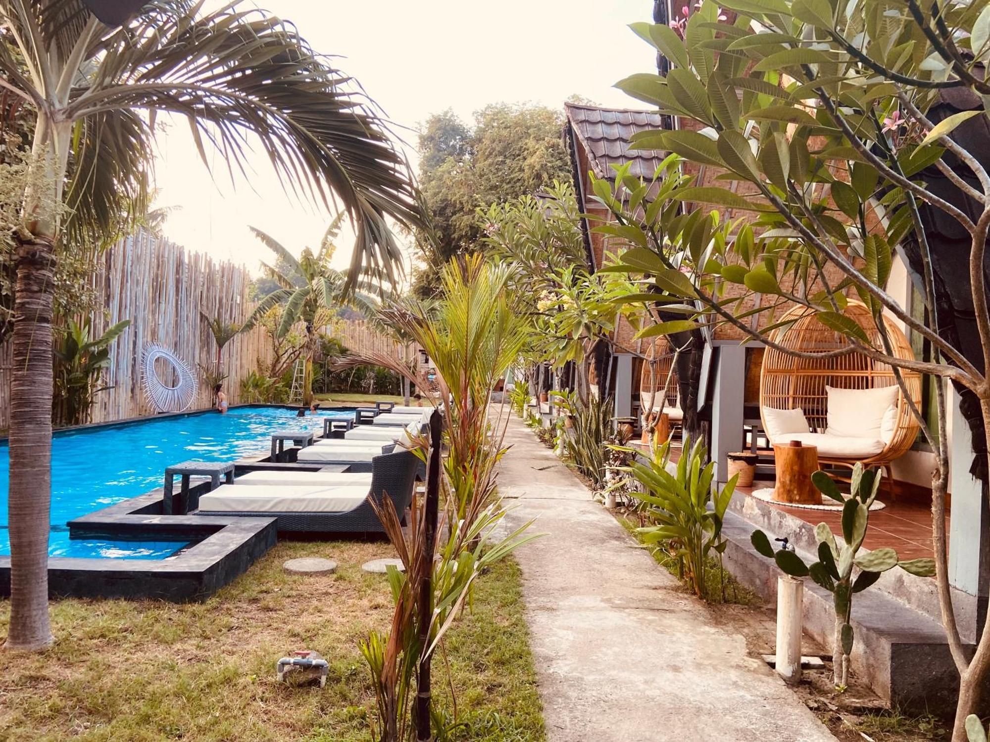 Pink Flamingo Hotel Gili Air Bagian luar foto