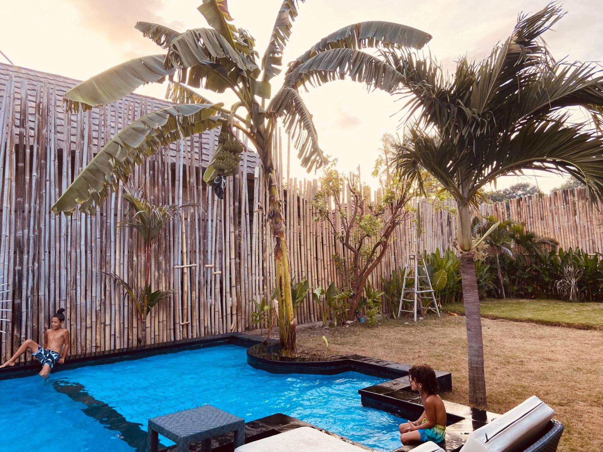 Pink Flamingo Hotel Gili Air Bagian luar foto