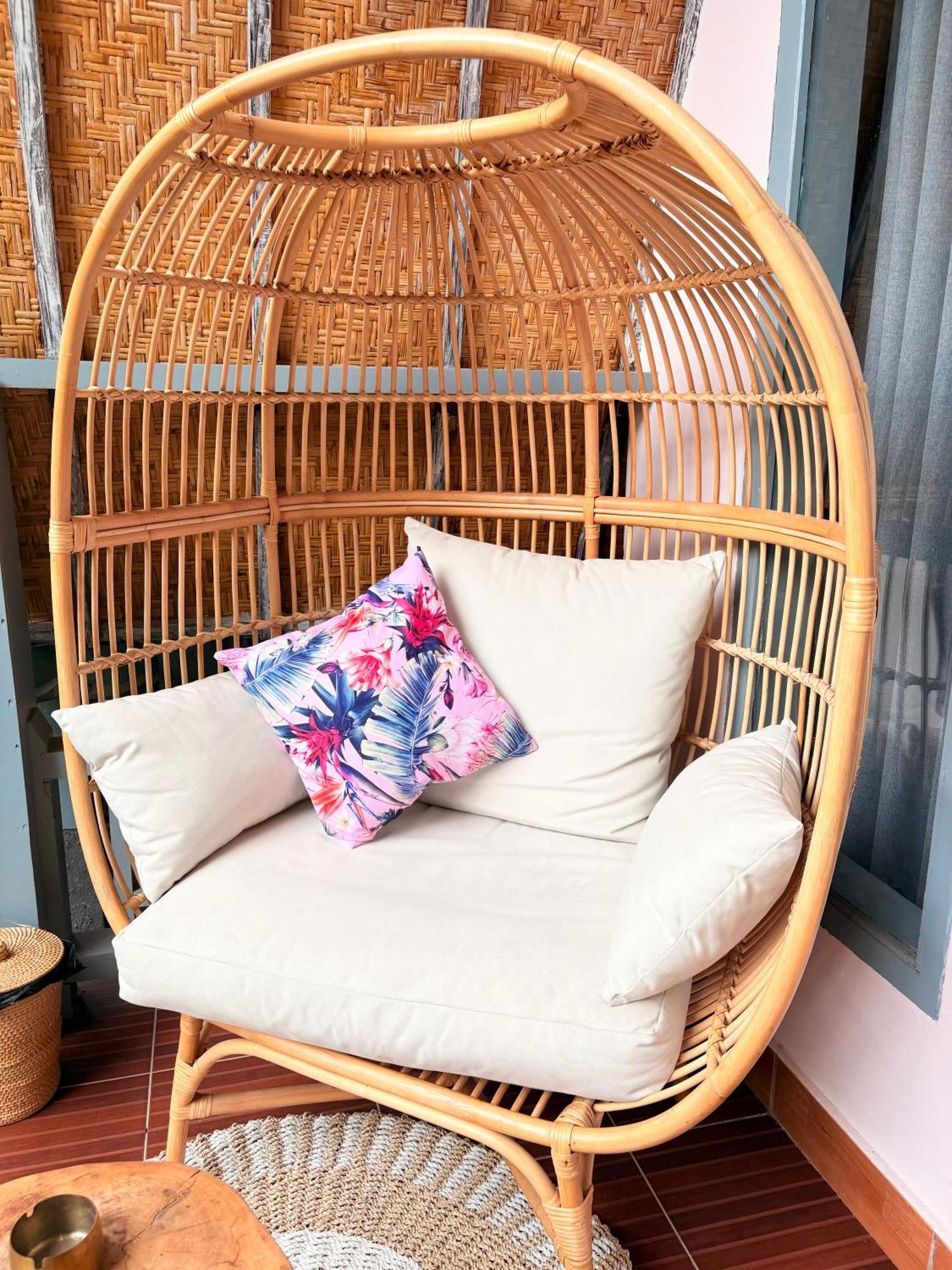 Pink Flamingo Hotel Gili Air Bagian luar foto
